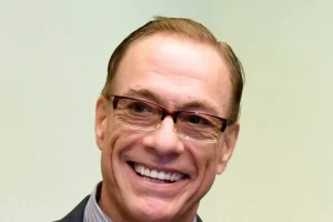 Ζαν Κλοντ Βαν Νταμ: Η απάντησή του στις κατηγορίες ότι είχε ερωτικές σχέσεις με θύματα trafficking