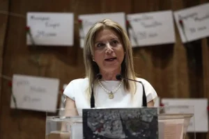 Μαρία Καρυστιανού για Γεωργία Αδειλίνη: «Ό,τι ξεφεύγει από το κυβερνητικό αφήγημα ανακαλείται»