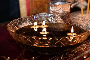 Μεγάλο Ευχέλαιο της Μεγάλης Τετάρτης: Τα επτά Ευαγγέλια και το λάδι που θεραπεύει