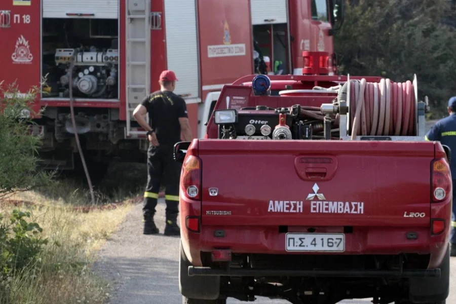 Μεγάλη φωτιά στο Ληξούρι Κεφαλονιάς – Σε ετοιμότητα για εκκένωση δύο περιοχές μετά από μήνυμα του 112