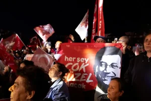 Τουρκία: Δεκάδες συλλήψεις ατόμων που φέρεται να σχετίζονται με την υπόθεση του Εκρέμ Ιμάμογλου