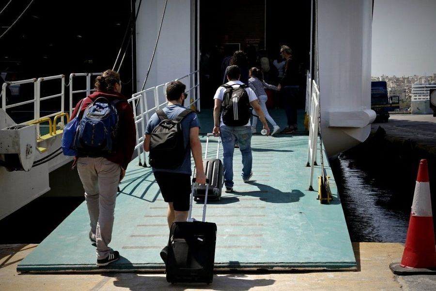 Εκπτώσεις σε ακτοπλοϊκά για τη μετάβαση των αναπληρωτών εκπαιδευτικών στον τόπο διαμονής