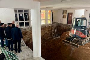 Καθίζηση: Ξεκίνησαν οι εργασίες αποκατάστασης στο Γυμνάσιο Νέας Αλικαρνασσού – Βίντεο