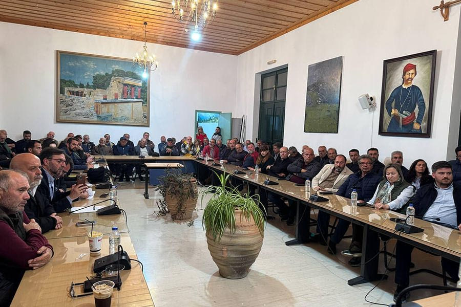 Επιτυχημένη η εκδήλωση του ΠΑΣΟΚ στο Καστέλλι – Κυριάρχησε το θέμα της δόμησης στους μικρούς οικισμούς