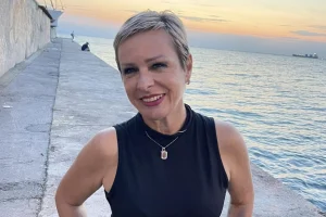 Σούζυ Καζαντζίδου: Συγγενείς, φίλοι και συνάδελφοι είπαν το τελευταίο αντίο στη δημοσιογράφο