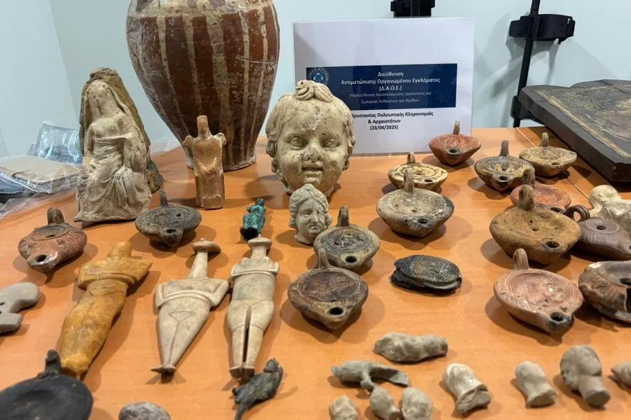 Σε κατ’ οίκον περιορισμό οι έξι για την υπόθεση αρχαιοκαπηλίας