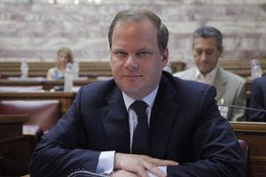 Ο Κωστάκης του… φυσικού δικαστή, ο Κωστής ευρω-αντιπρόεδρος, η αξιολόγηση με… ανοιχτά  «παράθυρα» και το ευρω-κουτί των 72 ωρών!