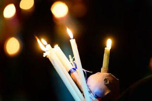 Πασχαλινές λαμπάδες με φαντασία και … πολιτικούς αρχηγούς!