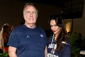 Η 24χρονη σύντροφος του Μπιλ Μπέλιτσικ παρεμβαίνει σε συνέντευξη: «Δεν μιλάμε γι’ αυτό»