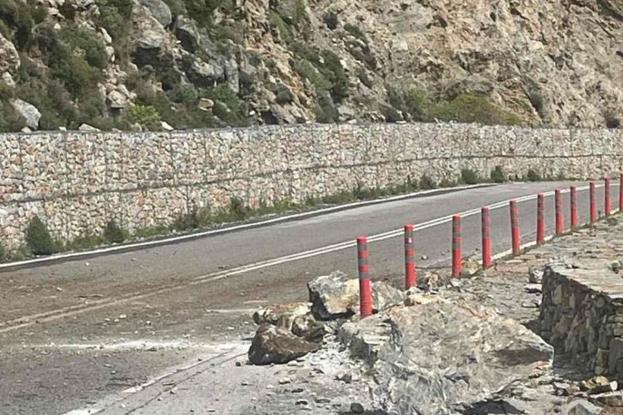 Αποκολλήθηκε βράχος στο Κουρταλιώτικο φαράγγι
