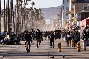 Αγωγή σχεδιάζει η Καλιφόρνια κατά των δασμών του Τραμπ