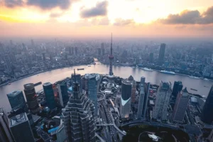 Κίνα: Ρεκόρ κρατικών δαπανών για να προστατευτεί από τις συνέπειες του εμπορικού πολέμου