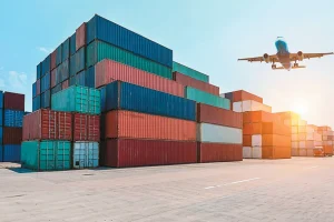 ΗΠΑ: Σε ισχύ από σήμερα επιπλέον δασμοί 10% σε εισαγωγές από σχεδόν όλο τον κόσμο