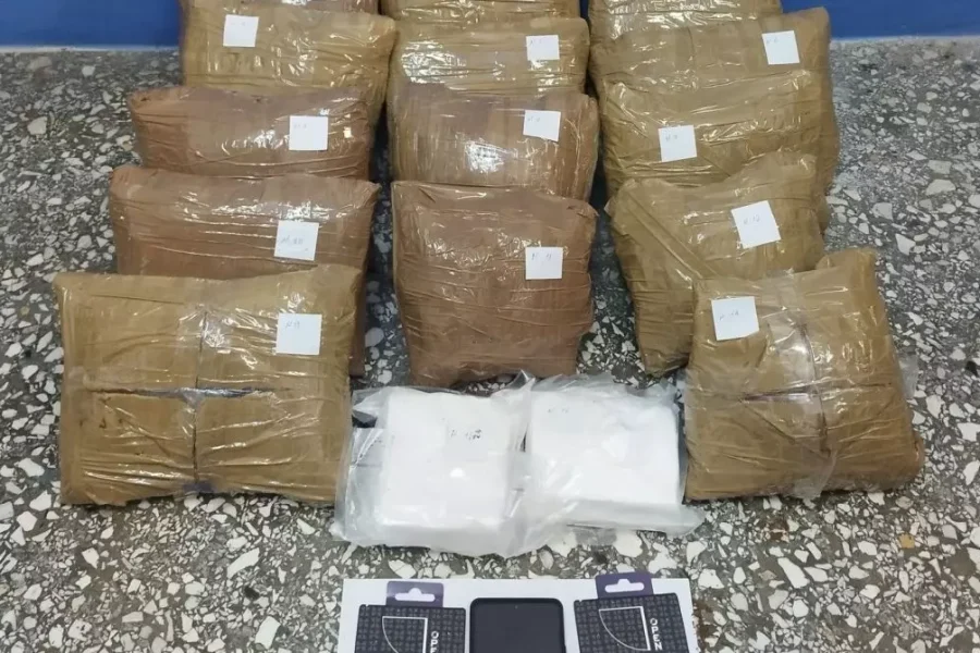 Μυτιλήνη: Σύλληψη 31χρονου με 8,5 κιλά χασίς και 1 κιλό κοκαΐνης – «Χρυσή» λεία 358.260€