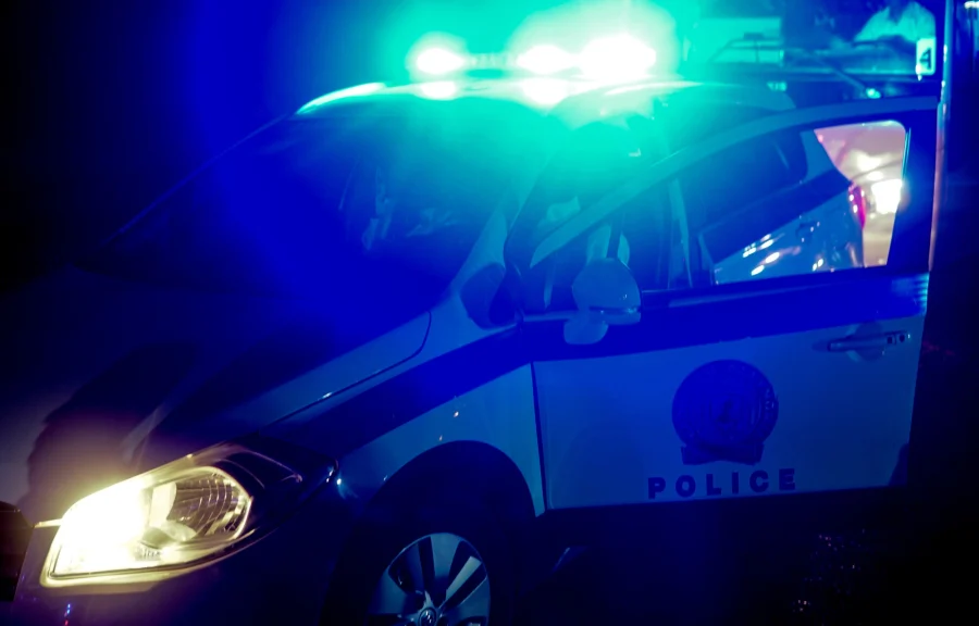 Πάτρα: Ξεσπά ο πατέρας του 13χρονου – «Τον πήραν, τον σήκωσαν και τον πέταξαν»