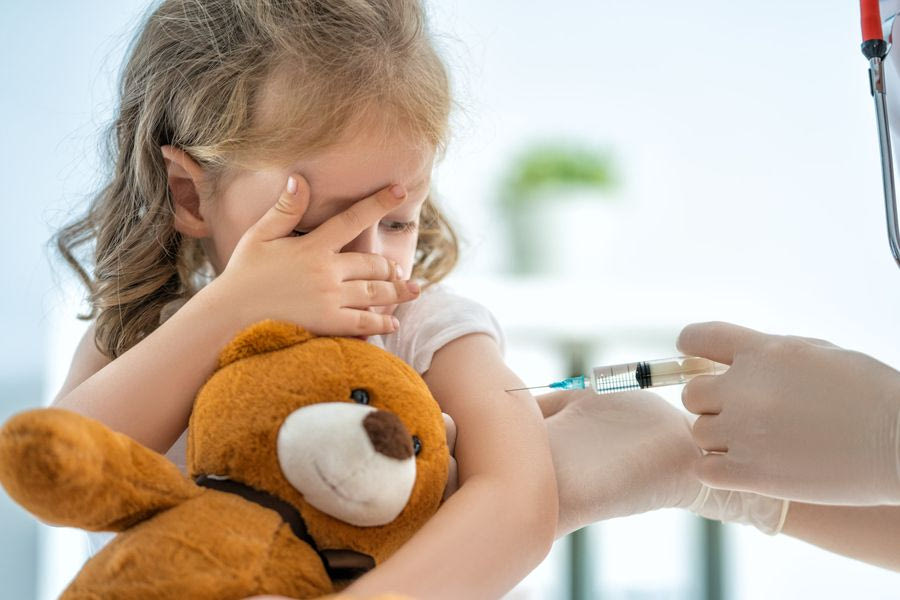 Εμβολιασμός παιδιών: Έχει αποσοβήσει σε ετήσια βάση 289.000 κρούσματα και 266 θανάτους