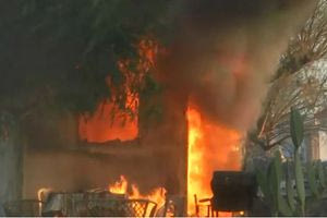 Στο μικροσκόπιο το κίνητρο των εμπρηστών της αποθήκης