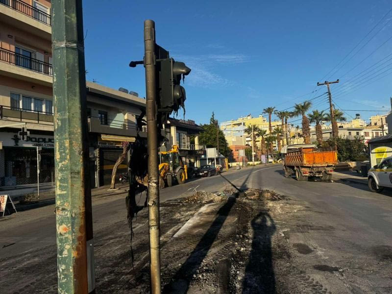 Ηράκλειο: Σοβαρές ζημιές σε πολλές περιοχές από τις φωτιές το βράδυ της Ανάστασης (φωτογραφίες και βίντεο)