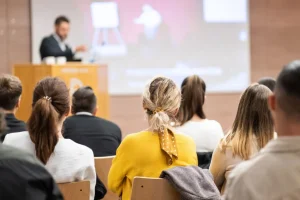 Σκάνδαλο σε ΑΕΙ της Βορείου Ελλάδος: Συγγενής καθηγητή εξασφάλιζε συμβάσεις για να κάνει μαθήματα επί 18 έτη χωρίς να έχει αναγνωρισμένο πτυχίο