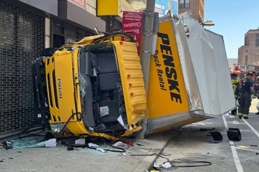 Φορτηγό έπεσε πάνω σε πεζούς στη Βοστώνη – Τουλάχιστον 6 τραυματίες
