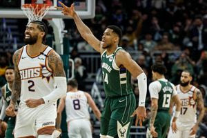 Σπουδαίος Αντετοκούνμπο, έσπασε το σερί ηττών το Μιλγουόκι