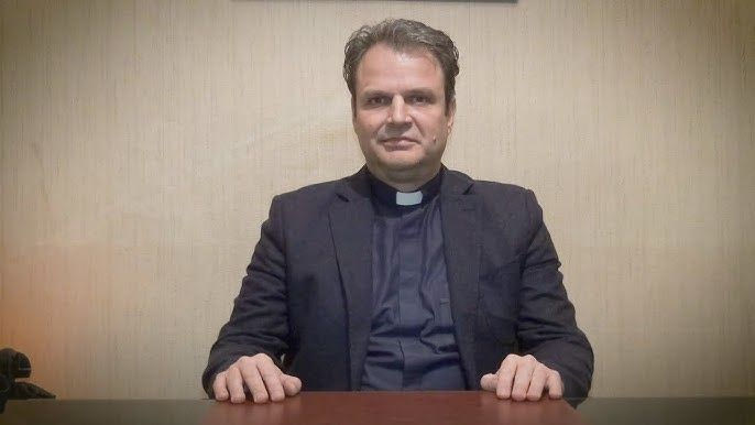 Ο πατήρ Γεώργιος για τον Πάπα Φραγκίσκο: «Ένας Ποντίφικας που άγγιξε όλες τις καρδιές»