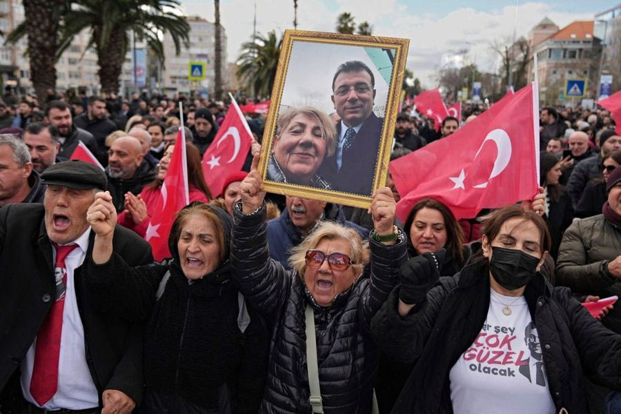 Τουρκία: Aποφυλακίστηκαν 93 υποστηρικτές του Ιμάμογλου