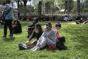 Περισσότεροι από 120 μετασεισμοί στην Κωνσταντινούπολη – Δύσκολη νύχτα σε σκηνές για δεκάδες οικογένειες