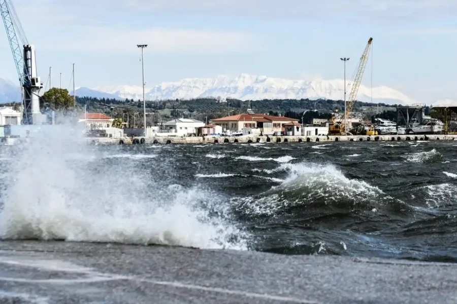 Απαγορευτικό απόπλου για ορισμένα δρομολόγια λόγω ισχυρών ανέμων