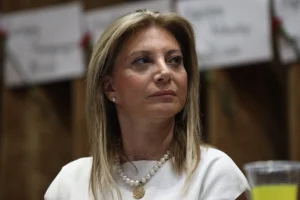 Τραγωδία στα Τέμπη: Επτά ερωτήματα από την Καρυστιανού για την πραγματογνωμοσύνη Δέδε