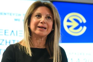 Η Καρυστιανού υπέβαλε μήνυση κατά των μελών της ΝΔ στην προανακριτική για τα Τέμπη