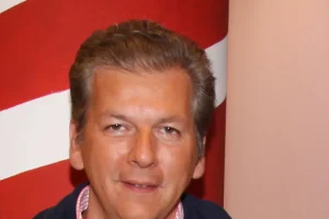 Folli Follie: Αποφυλακίζεται με απαγόρευση εξόδου από τη χώρα ο Τζώρτζης Κουτσολιούτσος