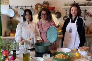 Μια Κρητική  συνταγή με ρεβίθια σε γύρισμα για την τηλεόραση