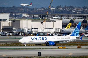 Αναγκαστική προσγείωση αεροσκάφους της United Airlines στο Ελ. Βενιζέλος – Επιβάτης πέθανε μετά από αδιαθεσία