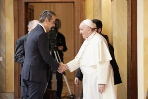 Πάπας Φραγκίσκος: Ο Κυριάκος Μητσοτάκης θα παραστεί στην κηδεία του 88χρονου Ποντίφικα