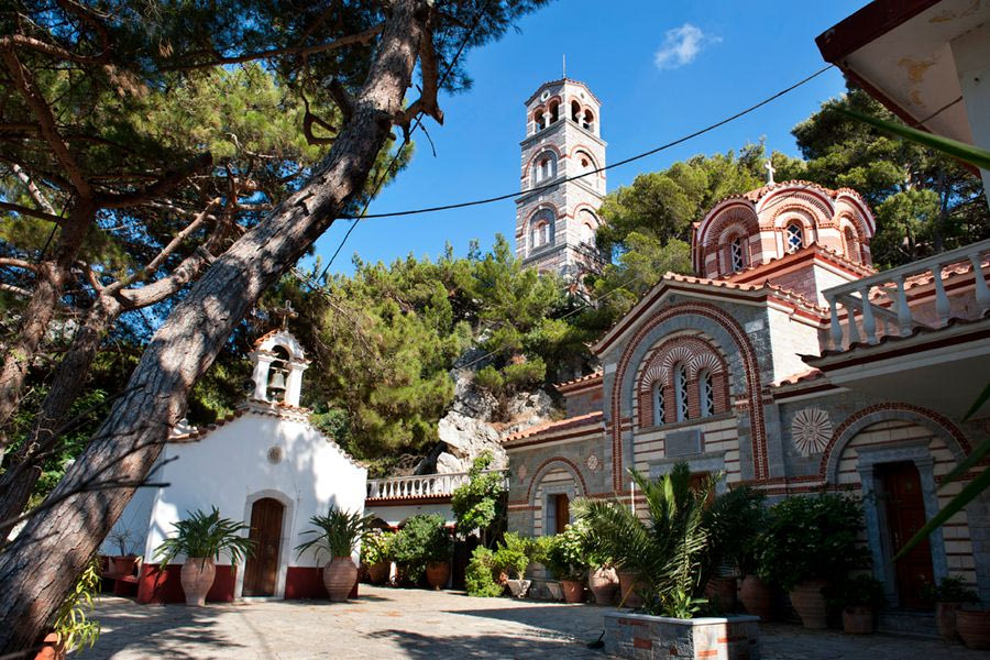 Η Κρήτη τιμά τον Άγιο Γεώργιο σε δεκάδες ναούς και μοναστήρια