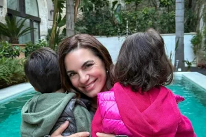 Όλγα Κεφαλογιάννη: Η σπάνια φωτογραφία με τα δίδυμα παιδιά της από τις διακοπές τους στο Ρέθυμνο