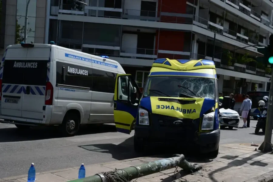 Τροχαίο στο Παγκράτι: Διασωληνωμένη η 78χρονη ασθενής, σε σοβαρή κατάσταση η 53χρονη πεζή