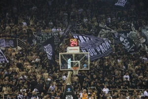 Μπάσκετ: Ακρωτηριάστηκε οπαδός του ΠΑΟΚ από βεγγαλικό