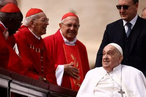 Ο πάπας Φραγκίσκος εμφανίστηκε χωρίς τη χρήση οξυγόνου για πρώτη φορά μετά από μήνες