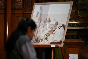 Πάπας Φραγκίσκος: Η Καθολική Εκκλησία πενθεί – Συγκινητικές εικόνες από κάθε γωνιά του πλανήτη