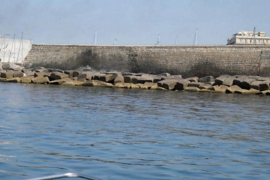 Ξεμπλοκάρει το έργο του παραθαλάσσιου ενετικού τείχους