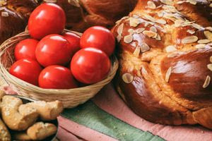 Πέντε αποτελεσματικοί τρόποι να «σβήσετε» τις θερμίδες του Πάσχα