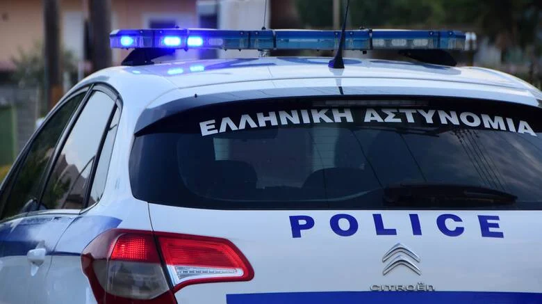 Χειροπέδες σε δύο δόκιμους αστυφύλακες – Είχαν στην κατοχή τους ναρκωτικά