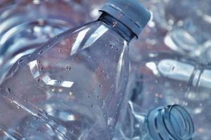 Η απαγόρευση των προβληματικών πλαστικών μπορεί να εξοικονομήσει έως και 8 τρισεκατομμύρια δολάρια