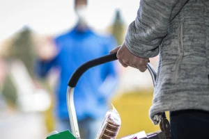 ΕΛΣΤΑΤ: Στο 2,4% ο πληθωρισμός τον Μάρτιο – «Άλμα» 54,5% στο αέριο, «βουτιά» 23,3% στο λάδι