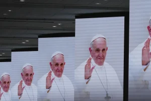 Πόσα κερδίζει ένας Πάπας; Πώς λειτουργούν οι αμοιβές και ο «μισθός» του ποντίφικα