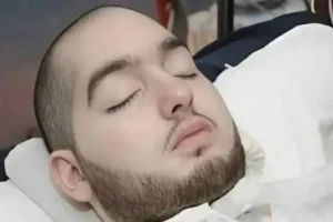 Ο «Κοιμώμενος Πρίγκιπας» της Σαουδικής Αραβίας που είναι σε κώμα εδώ και 20 χρόνια, έγινε 36 ετών