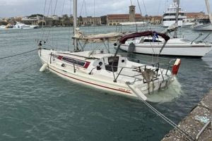 Βυθίστηκε ιστιοφόρο στο λιμάνι της Ρόδου