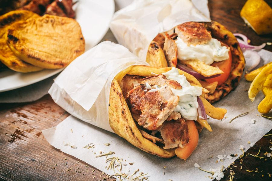 Ελεύθερη πτώση για το σουβλάκι στη λίστα του Taste Atlas